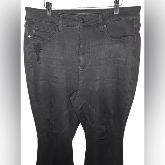 ***Has been sold***. Judy Blue High Waist Tummy Control Distressed Flare Jean - Picture 4 of 11